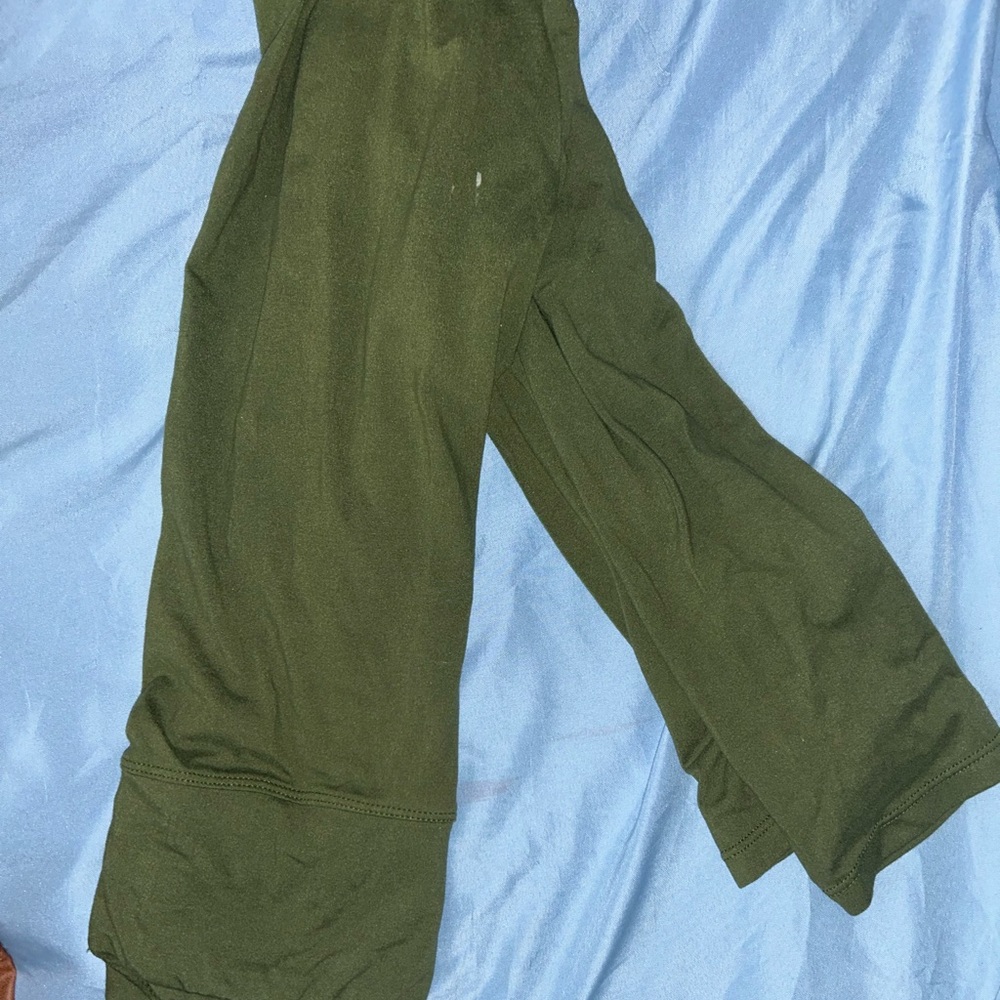 4 Amazon leggings will sell separate